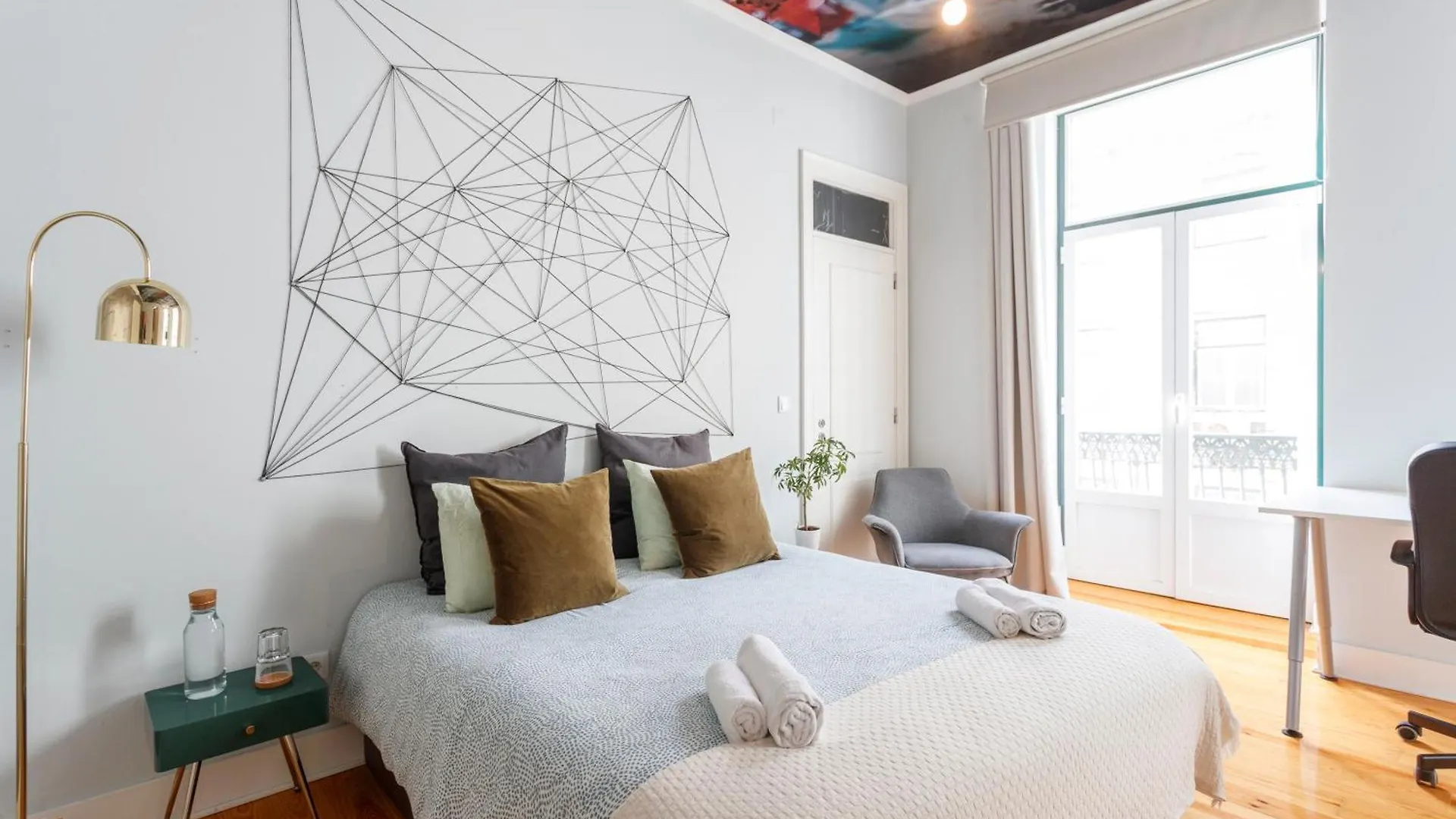 Pleasant Rooms In Shared House In The Center Of Lisbon Praca Da Figueira Portugal