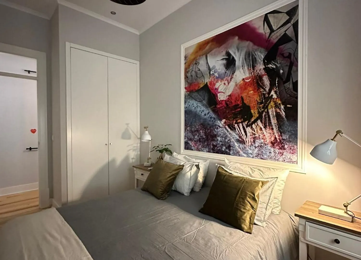 Pleasant Rooms In Shared House In The Center Of Lisbon Praca Da Figueira 0*,  Portugal